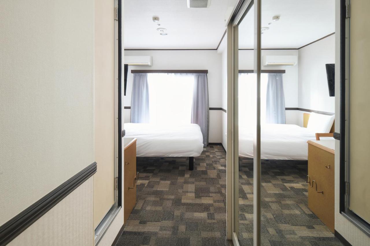 Vessel Inn Asakusa Tsukuba Express โตเกียว ภายนอก รูปภาพ